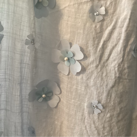 Atmosphere summer sleevelesss top. B2 - Picture 3 of 6